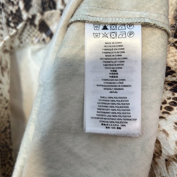 Michael Michael Kors Waxed Snake Animal Print Career Blouse Top size 4 - Picture 4 of 8